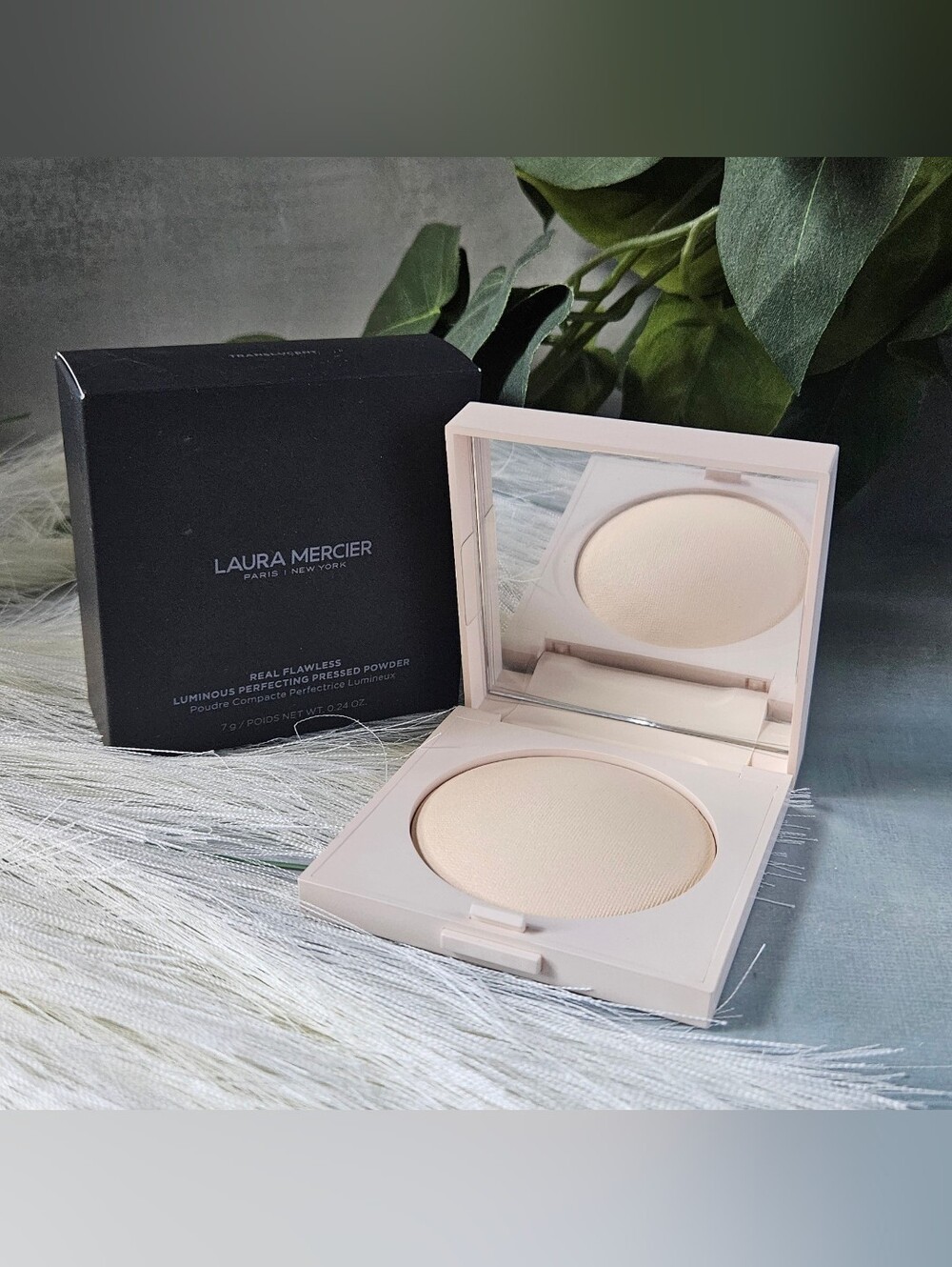 Laura Mercier nib Translucent Real Flawless Luminous Perfecting Talc-Free Presse